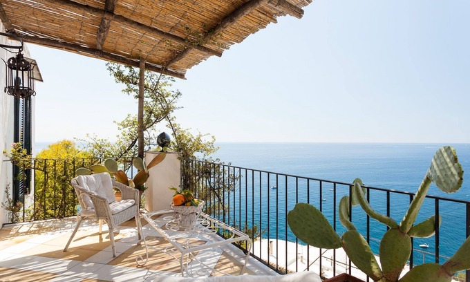 Positano House | Rentals in italy - Casa Bellevue, panoramic property with sea view and terrace