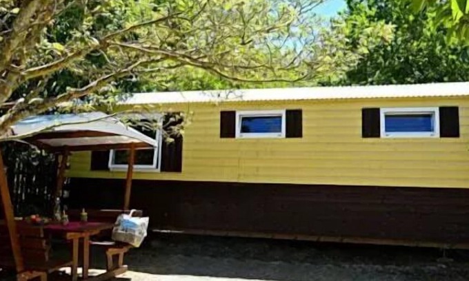 Bauduen Cabin | ROULOTTE. ECO 4 persons