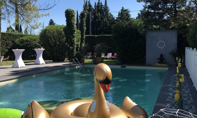 Carpentras Hotel | Safari Hotel