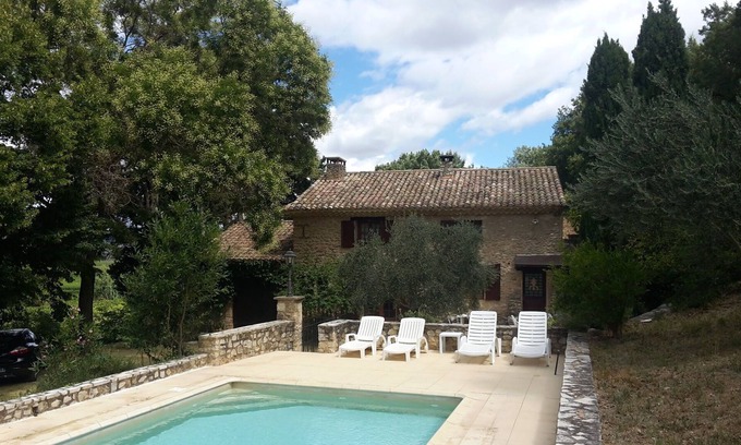 Seguret House | Snug Farmhouse in Provence-Alpes-Riviera with swimming pool