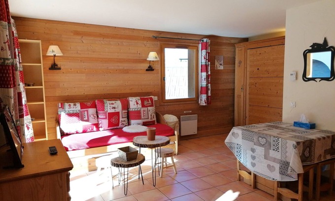 Pra Loup Apartment | Spacious, Well-Equipped Studio in Quiet, Nature-Filled Area Near Pra Loup