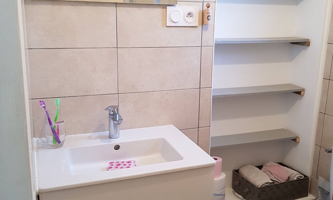 Althen-des-Paluds Apartment | STUDIO at ALTHEN DES PALUDS between AVIGNON and CARPENTRAS