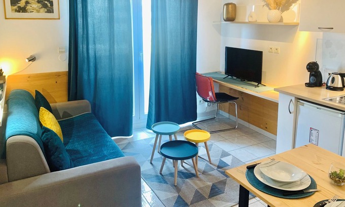 Baille Apartment | Studio Marseille Delphes - Entrée Autonome