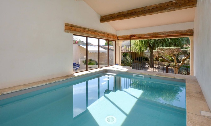 Noves House | Stunning home in Noves with WiFi