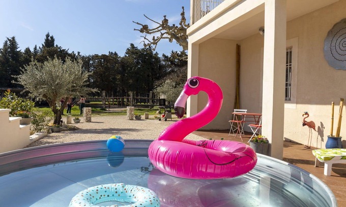Chateaurenard House | Stunning villa for 5 people with private pool, A/C, WIFI, TV and patio