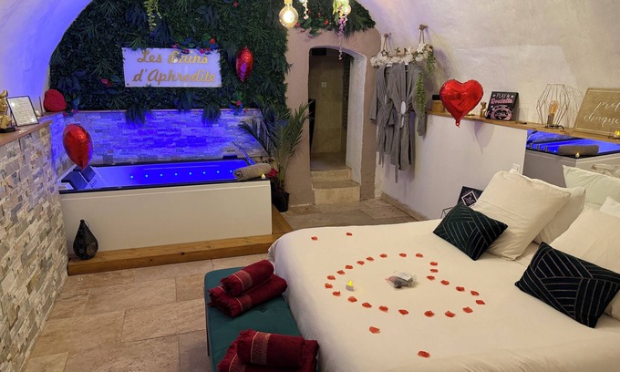 Auriol Bed & Breakfast | Suite Les Bains D'aphrodite