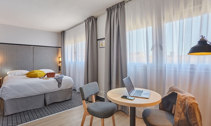 Couronne Urbaine Apartment | Super endroit ! Studio Climatisé