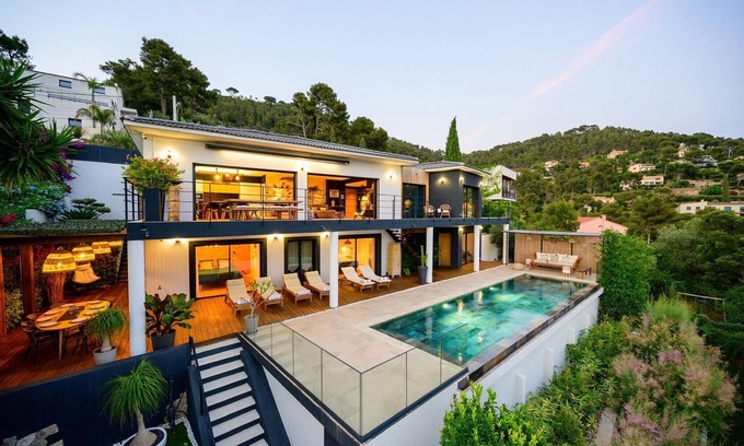 Carqueiranne House | Superb Villa Cali Sun Blue in Carqueiranne with magnificent sea view