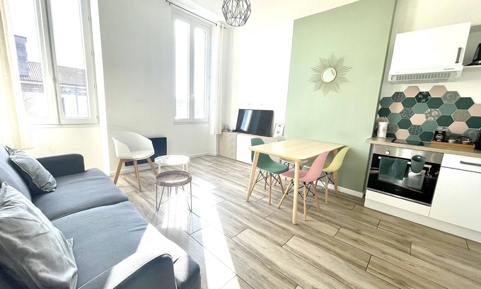 Old Town Apartment | T3 in the city center place d'Armes