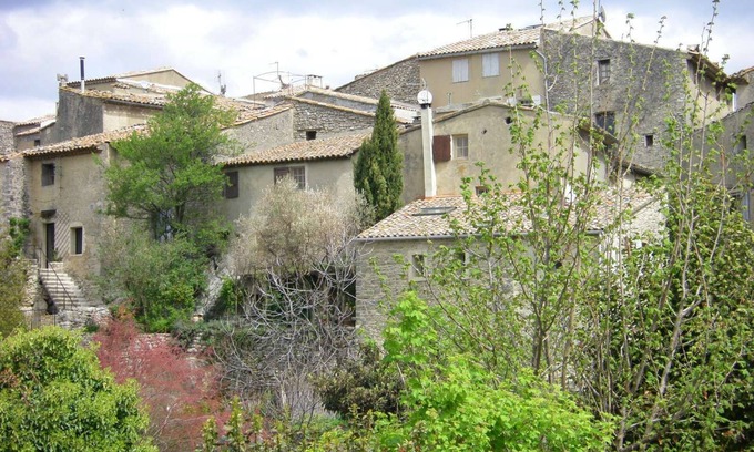 Saignon House | Three Levels -2 Bedroom-2 Bathroom-alfresco Terrace-fully Renovated