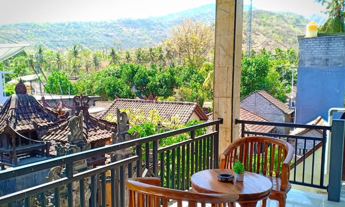 Purwakerti House | Tira Amed Homestay
