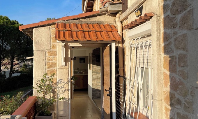 11th Arrondissement House | Typical Marseille house with panoramic view of the hills