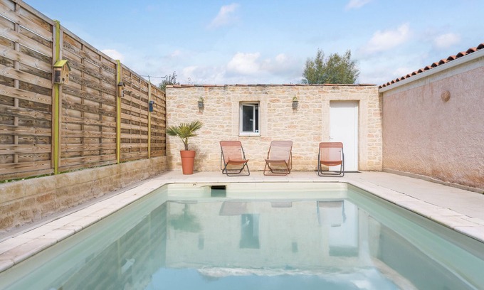 Manosque Villa | Villa 'Chez Dominique' with Private Pool, Private Terrace and Wi-Fi