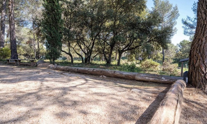 Saint-Marc-Jaumegarde Villa | Villa