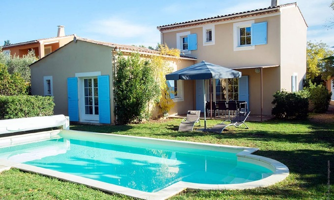 Saint-Saturnin-les-Apt House | Villa in Lubéron with Private Pool