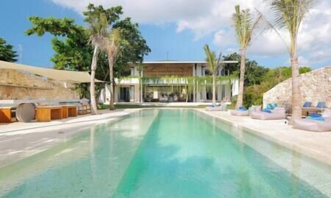 Mushroom Bay Villa | Villa Seascape by Elite Havens