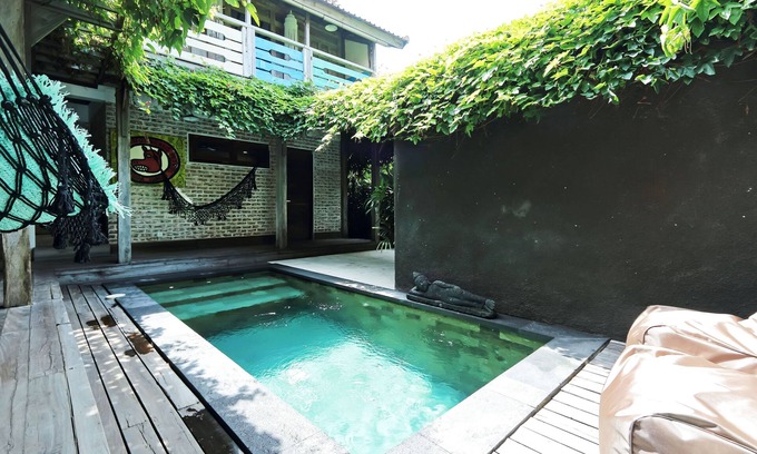 Pererenan Villa | Villa Seniman Canggu Room 4 Wooden Gladak