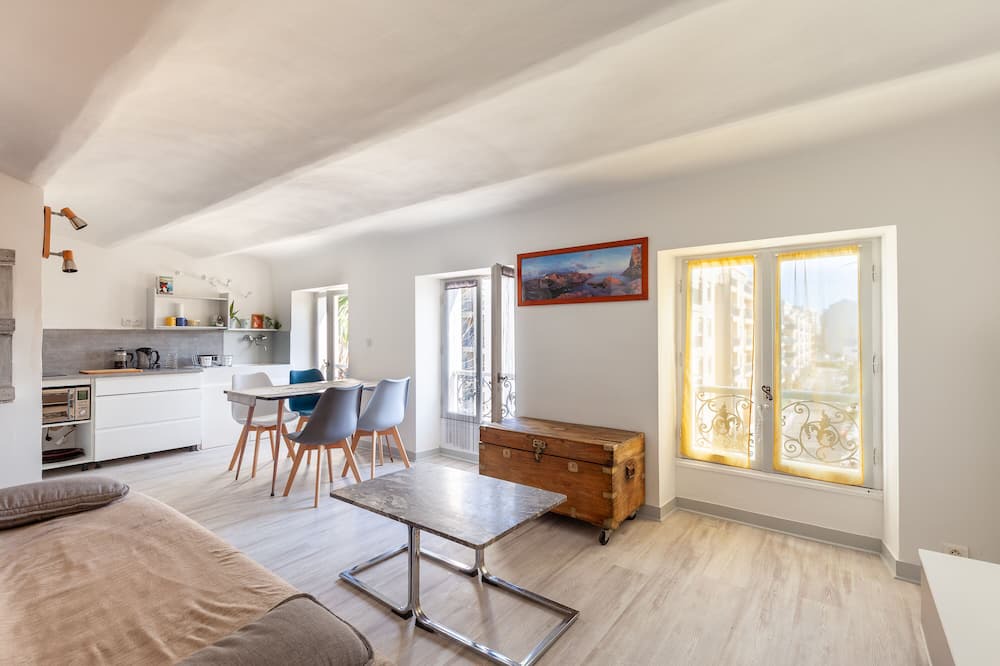 Baille Apartment | Apartment 'Au Berceau' with Wi-Fi