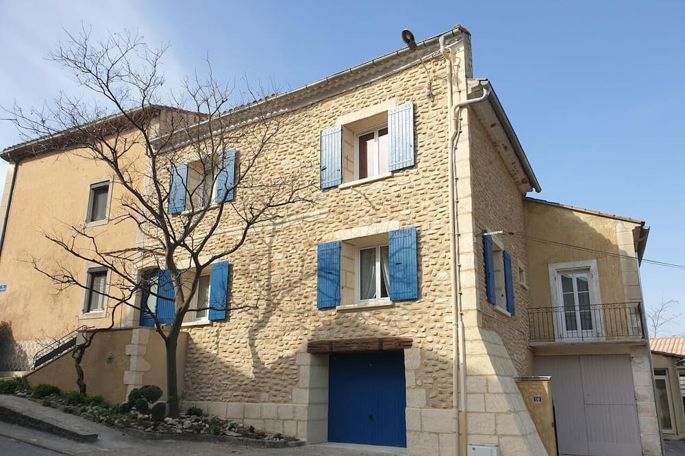 Sablet House | Holiday Home "Les Valérianes - Maison de Ville" with Private Pool & Wi-Fi