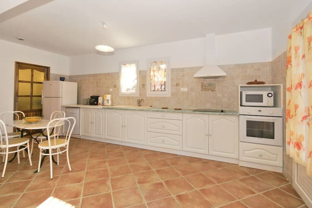 Aiguines House | Pastoral Holiday Home with Terrace, Garden