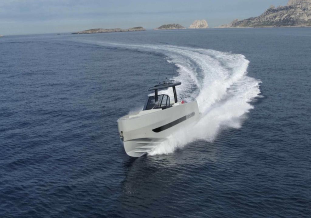 7th Arrondissement Boat Rental | Yacht Med 42