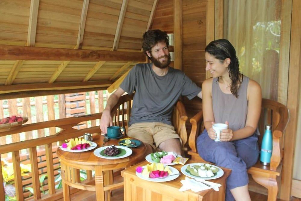Photo of Human In Picture in Tejakula