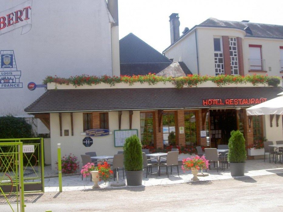 Photo of Buildings in Entraigues-sur-la-Sorgue