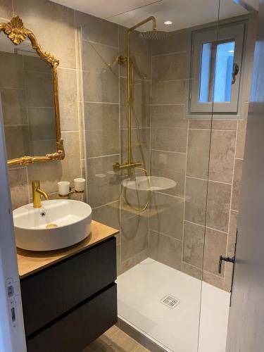 Photo of Bathroom in Plaisians