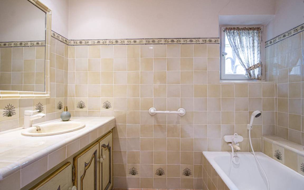 Photo of Bathroom in Robion