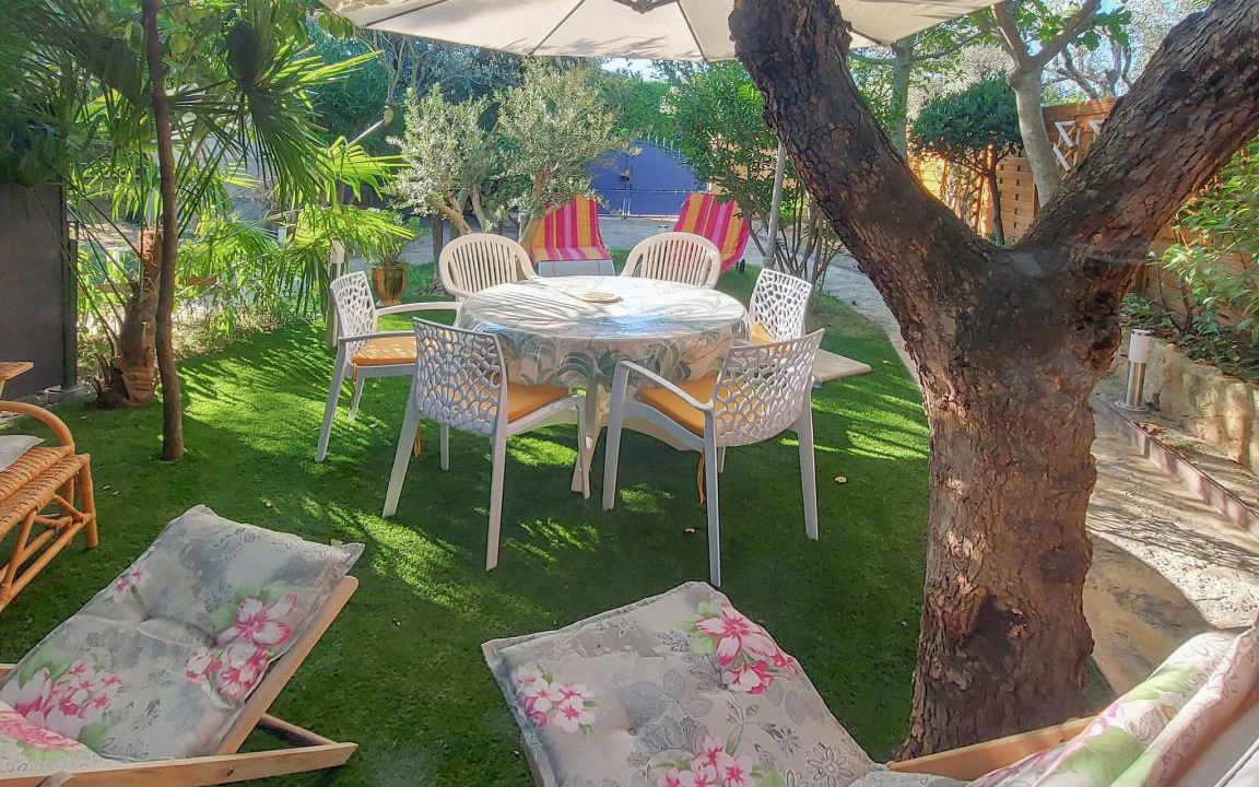 Photo of Patio Balcony in Carpentras