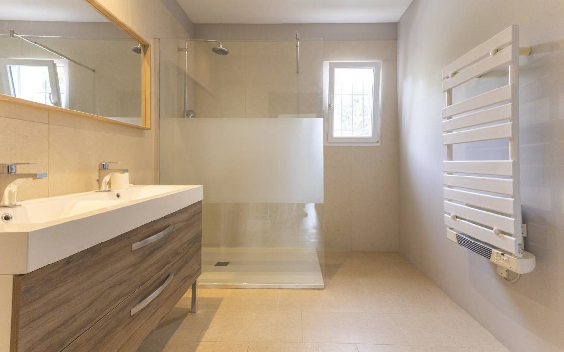 Photo of Bathroom in Noves