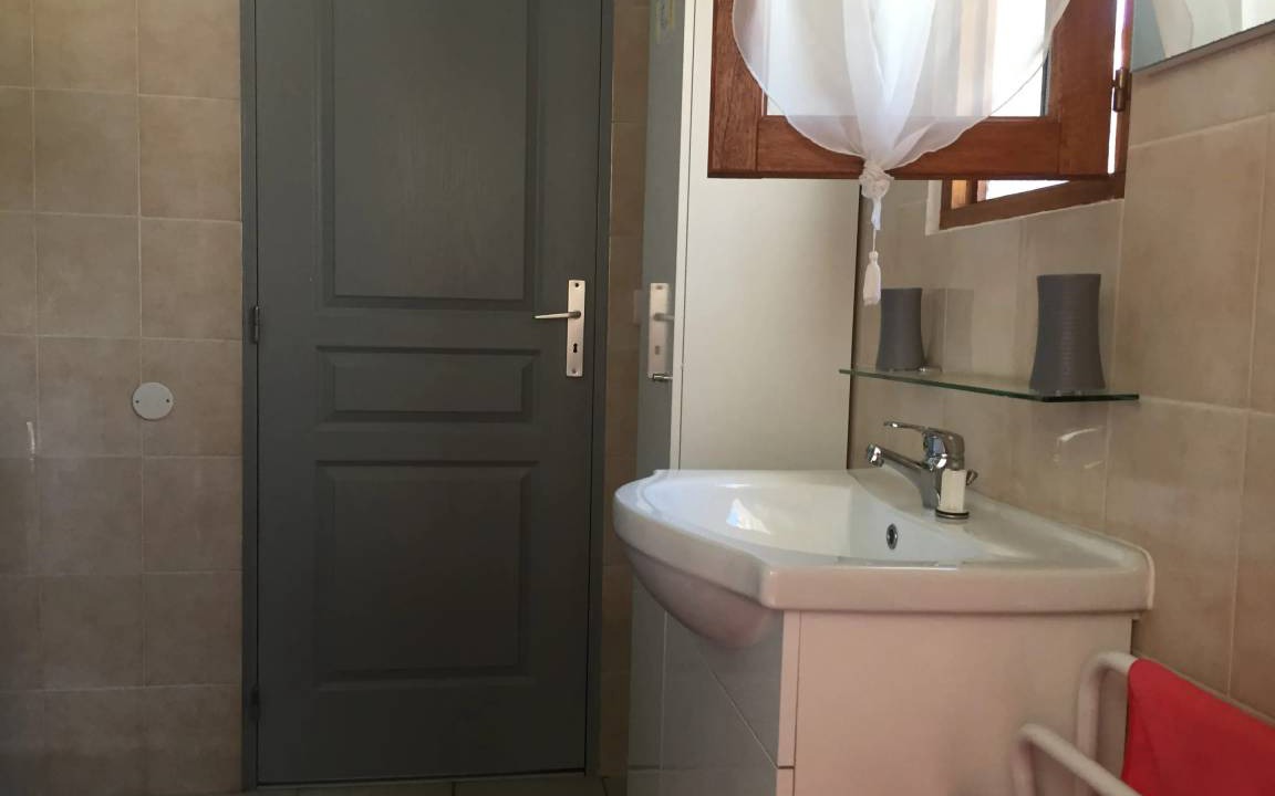 Photo of Bathroom in Sernhac