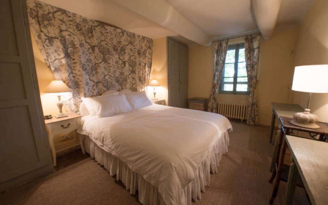 Photo of Bedroom in Noves