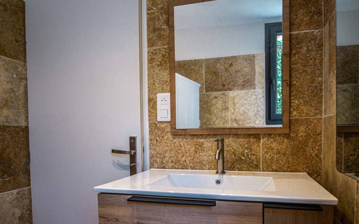Photo of Bathroom in Fontaine-de-Vaucluse