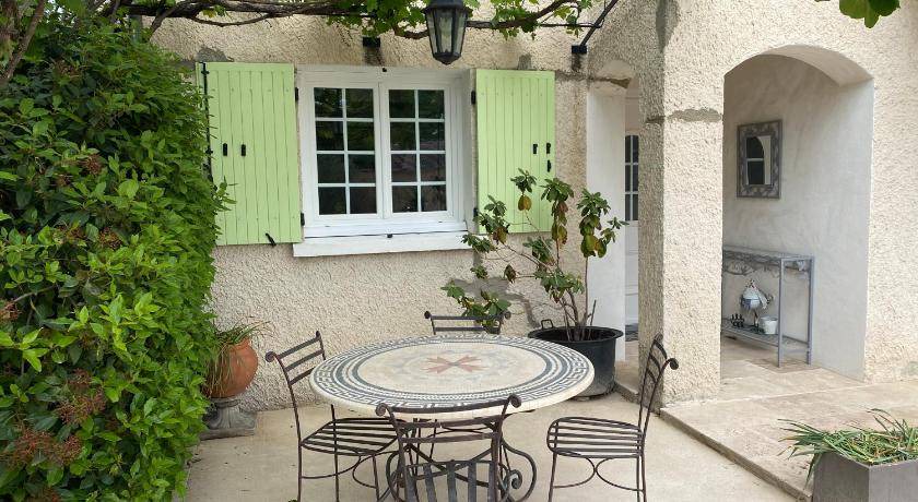 Photo of Others in Chateauneuf-de-Gadagne