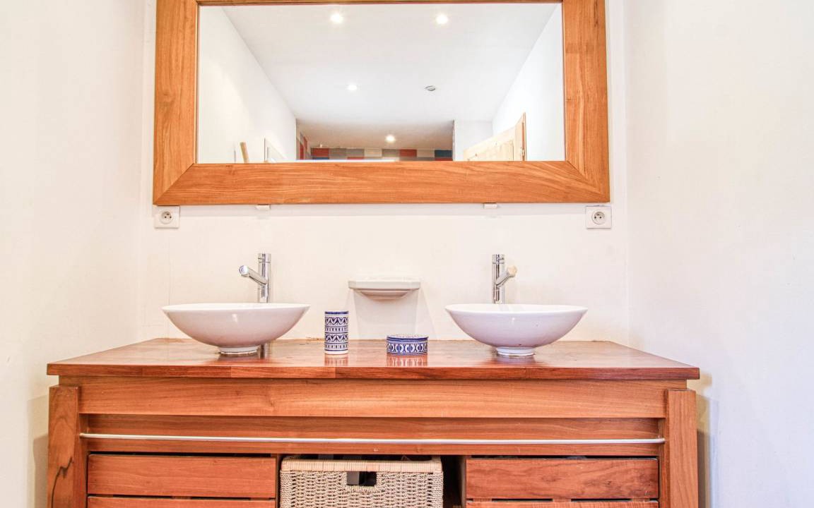 Photo of Bathroom in Figanieres
