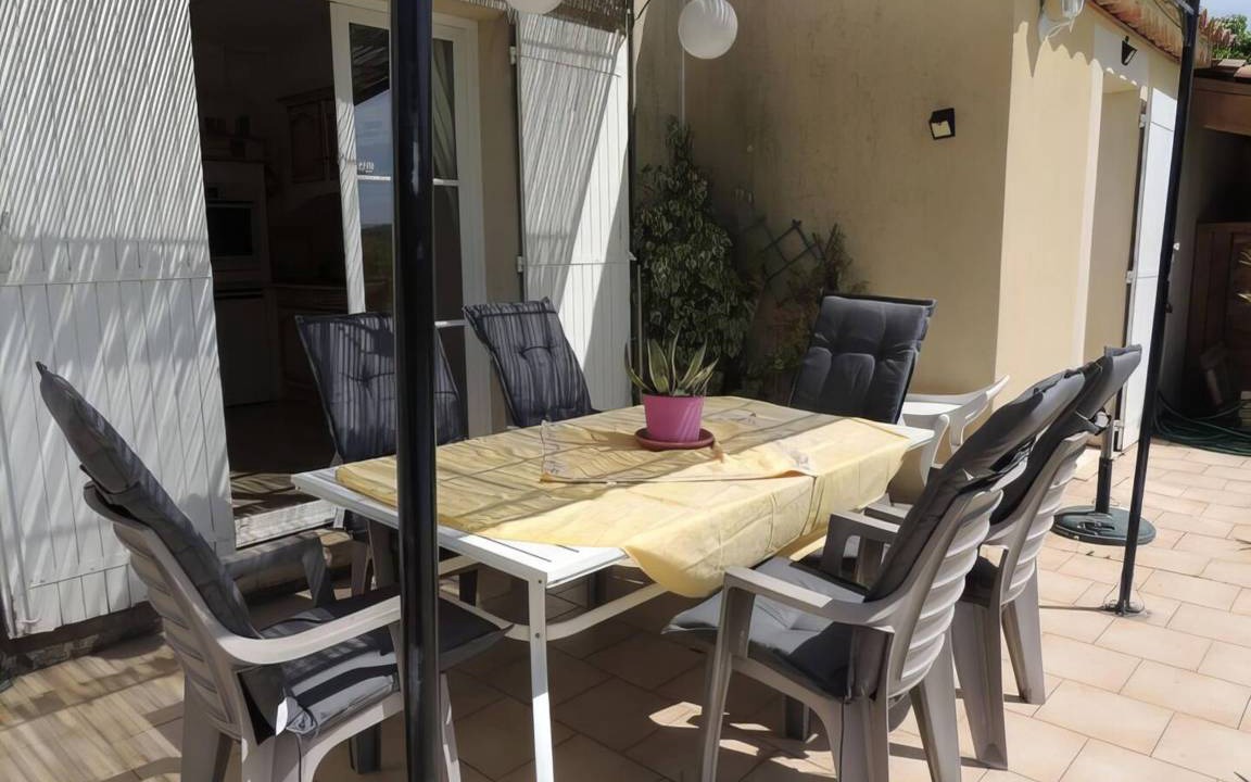 Photo of Patio Balcony in Saint-Maurice-sur-Eygues