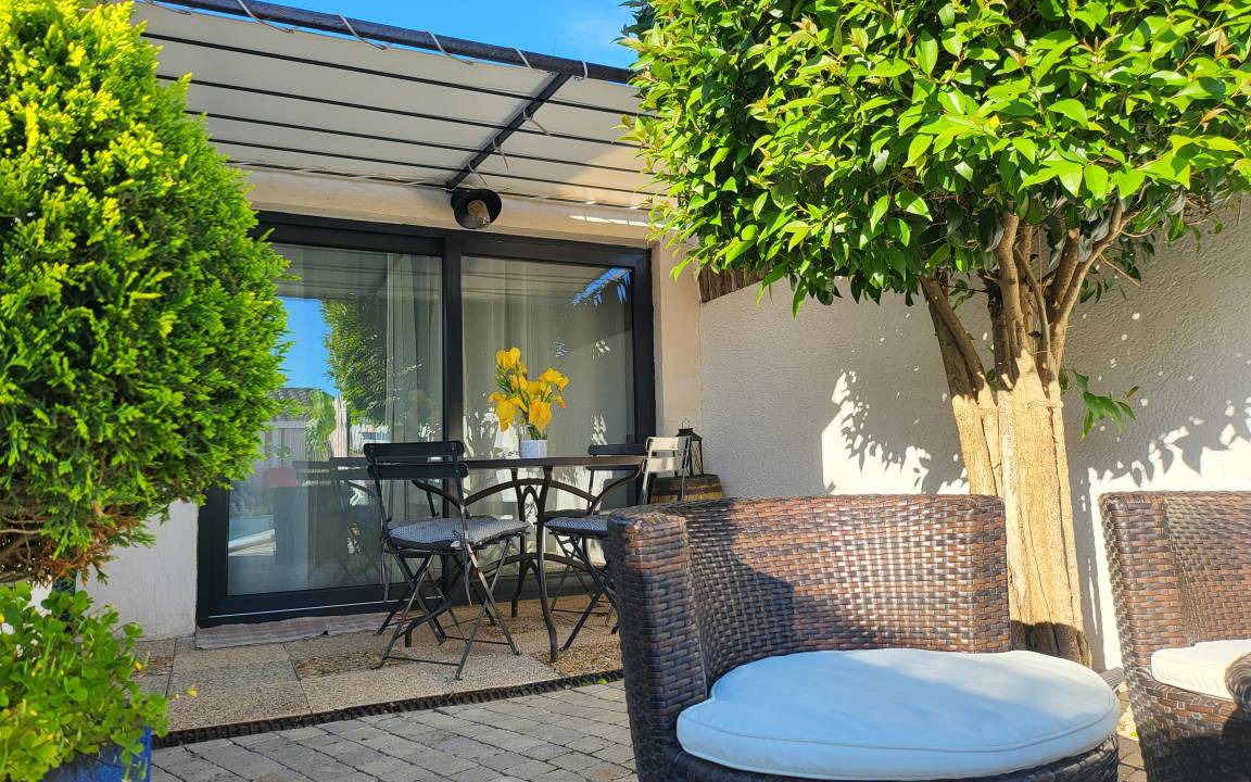 Photo of Patio Balcony in Comps