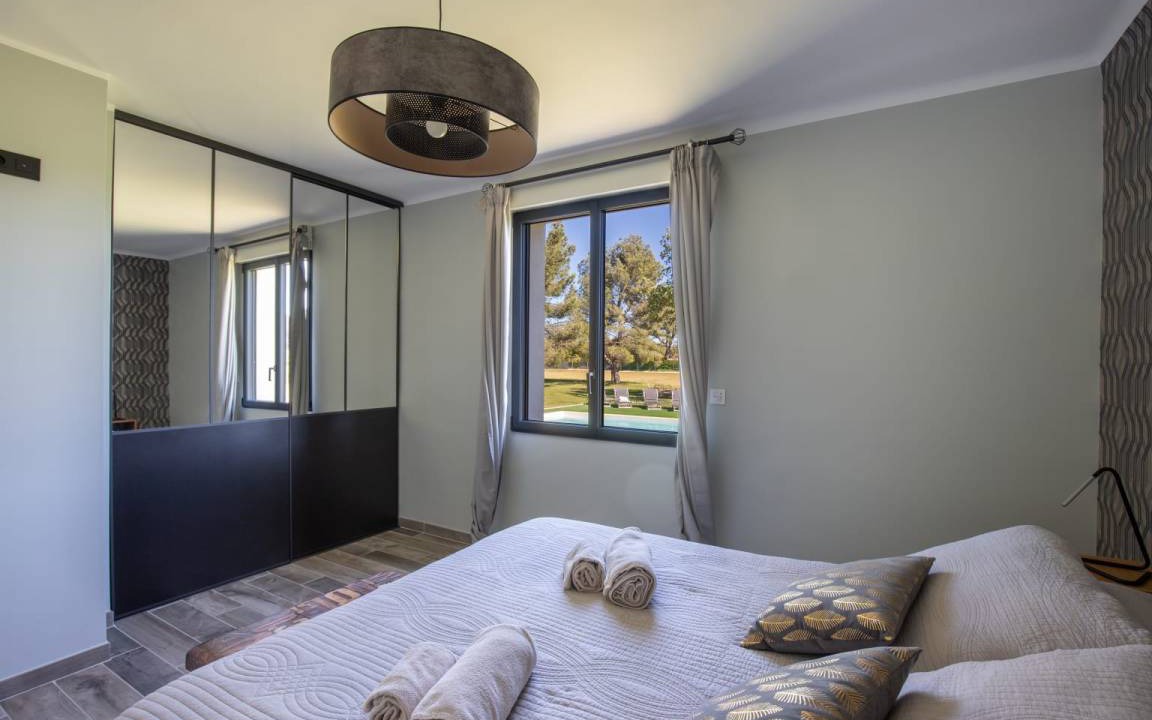 Photo of Bedroom in L'Isle-sur-la-Sorgue