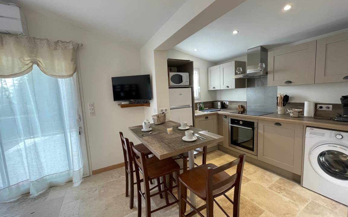 Photo of Livingroom in Fox-Amphoux