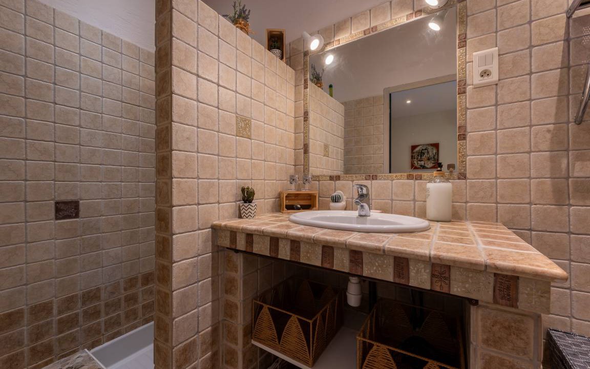 Photo of Bathroom in Comps
