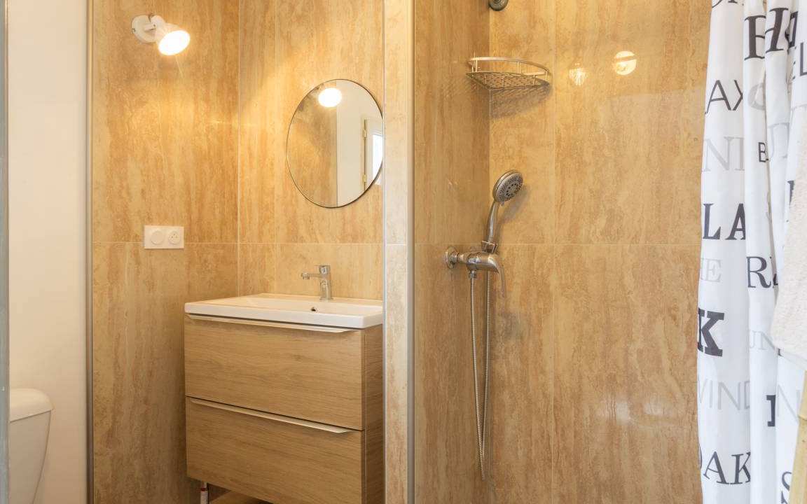 Photo of Bathroom in Beaucaire