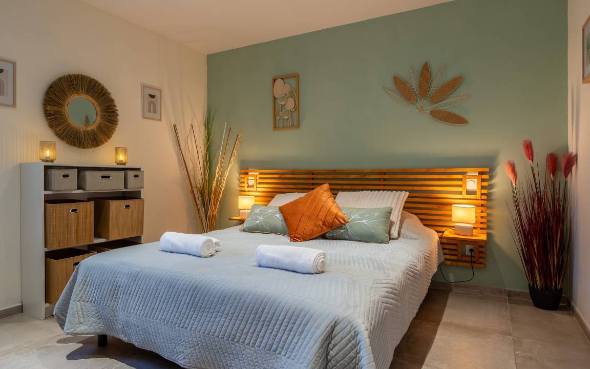 Photo of Bedroom in Comps