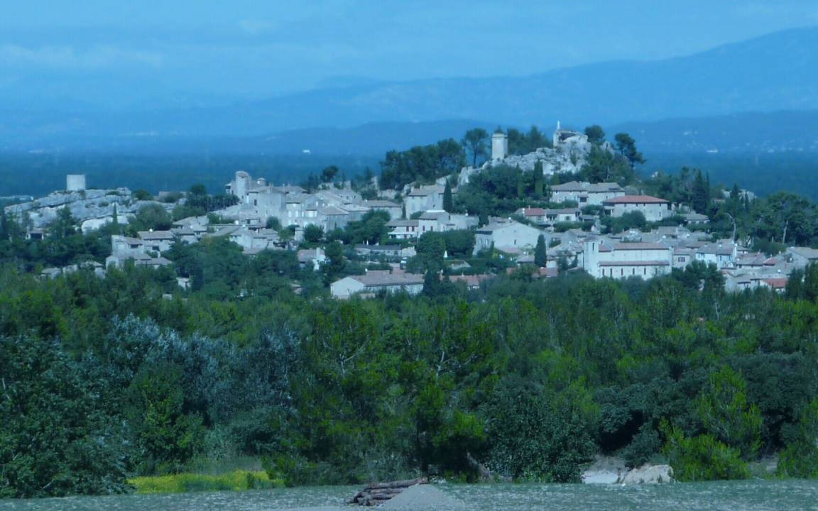 Photo of Others in Noves