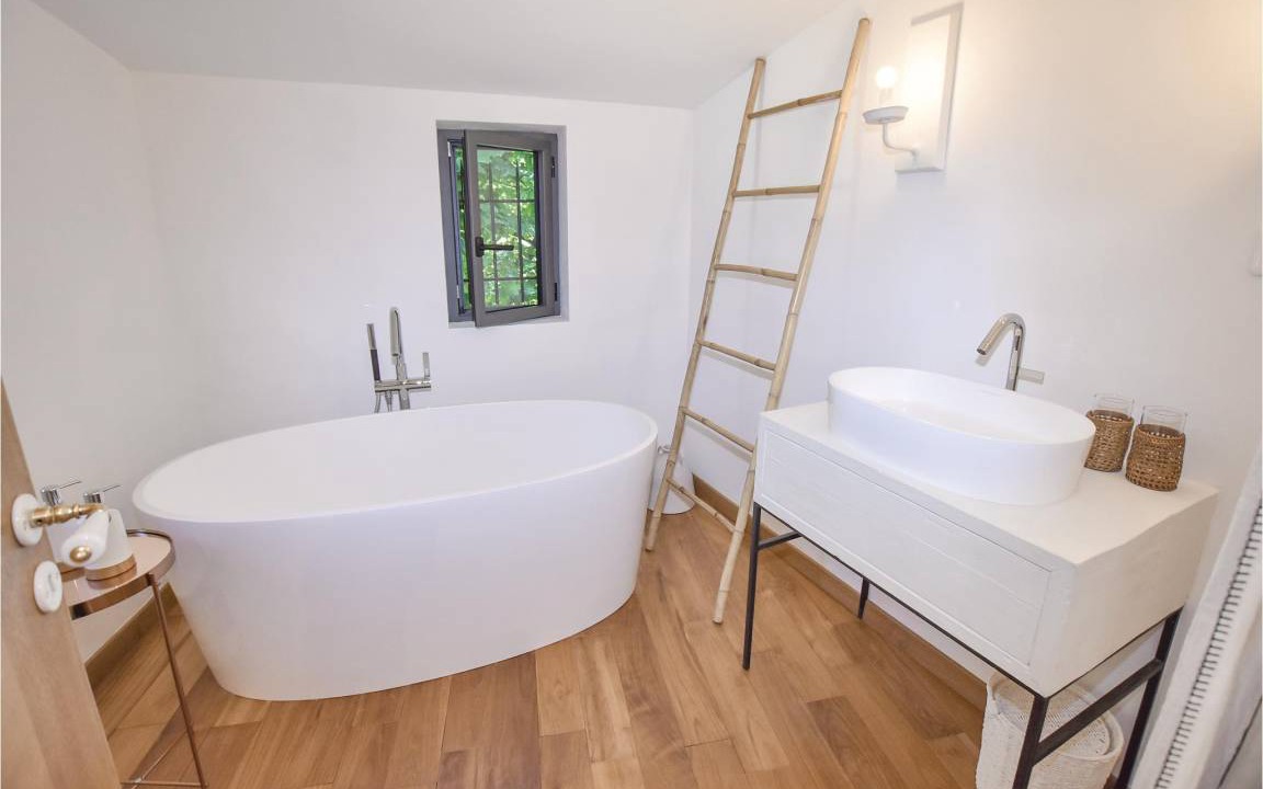 Photo of Bathroom in Malaucene