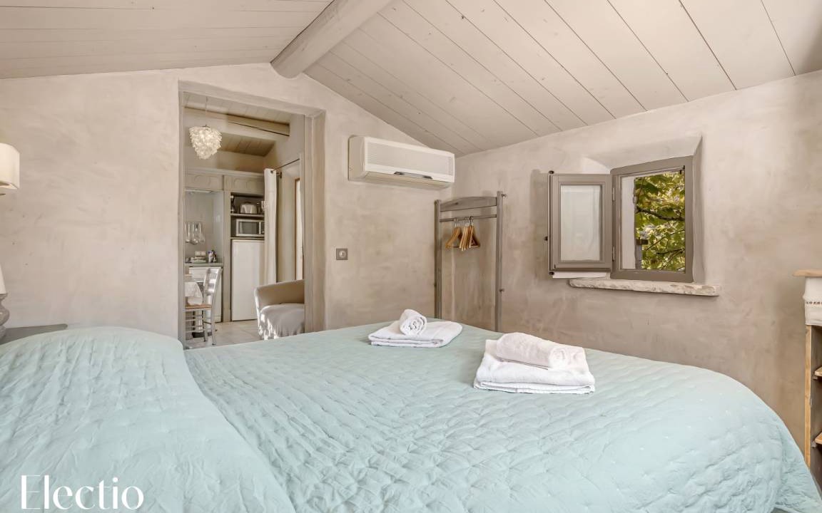 Photo of Bedroom in Oppede