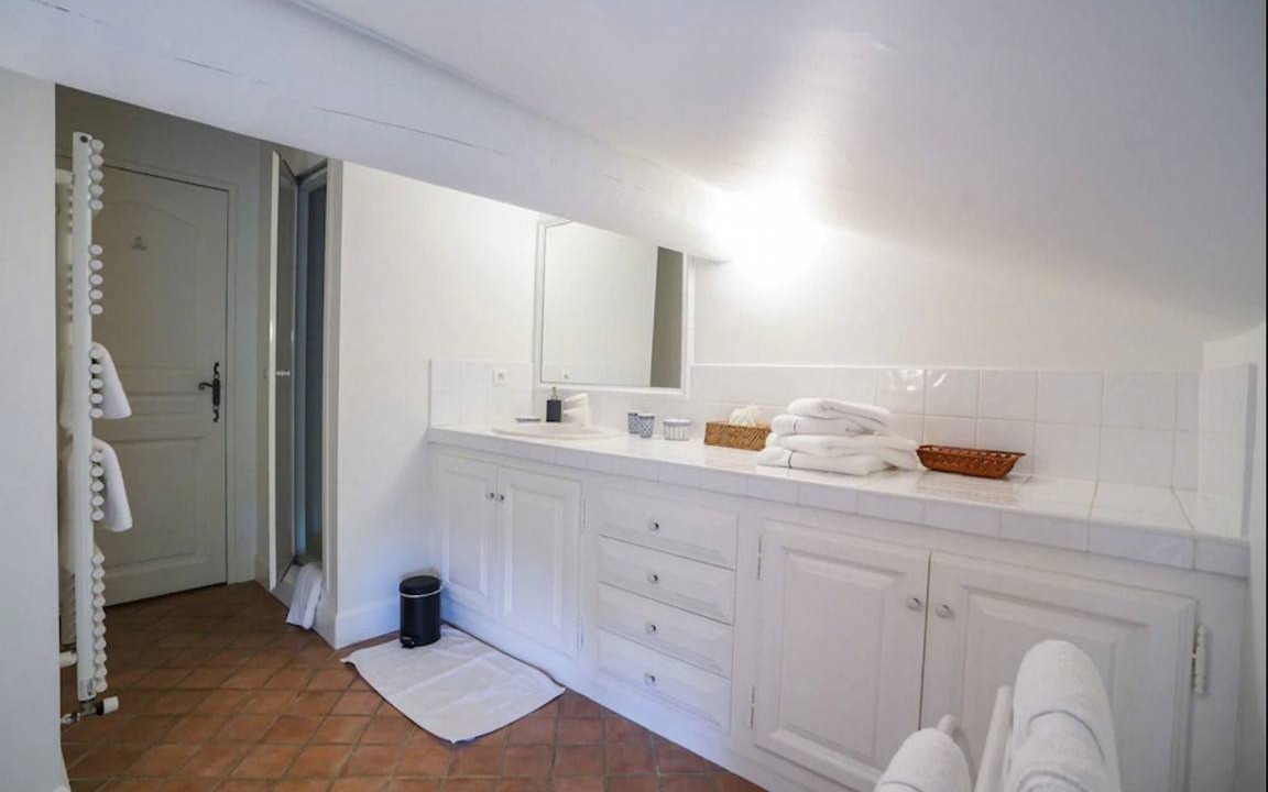 Photo of Bathroom in Verquieres