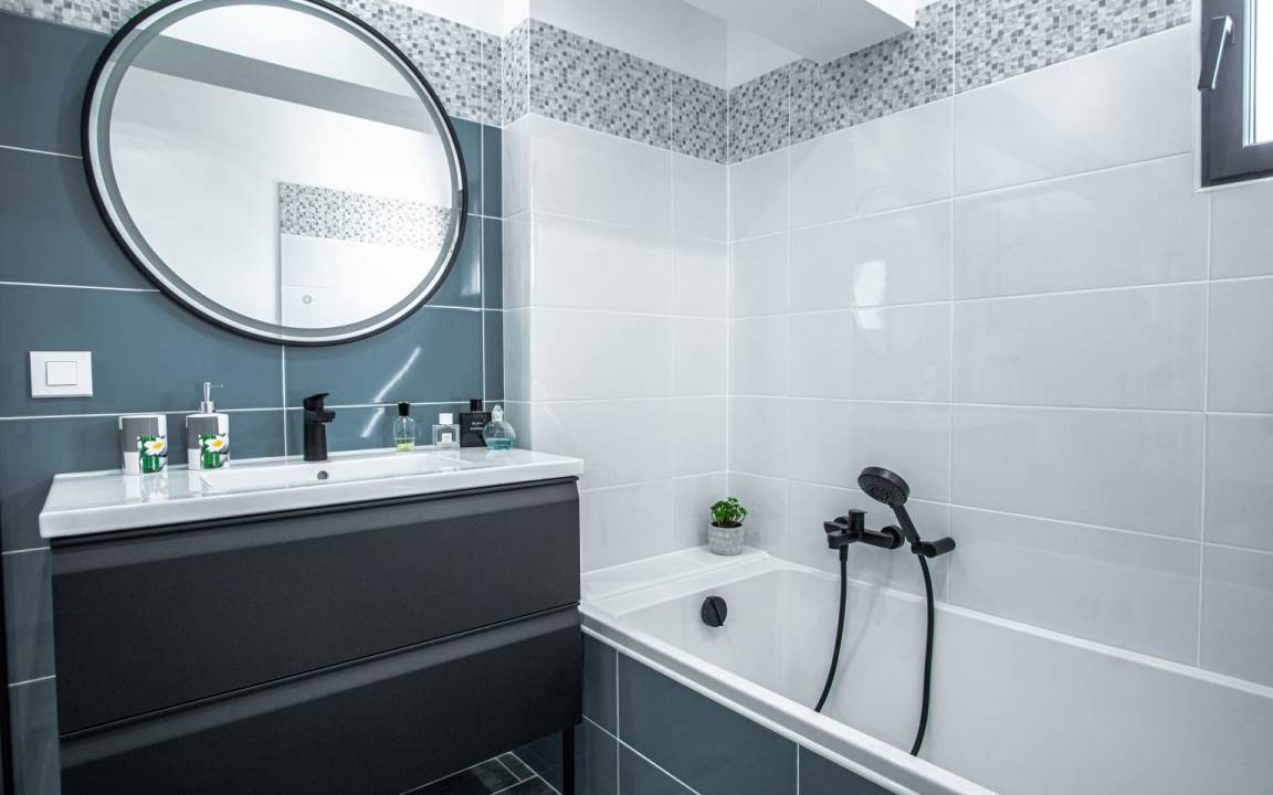Photo of Bathroom in L'Isle-sur-la-Sorgue