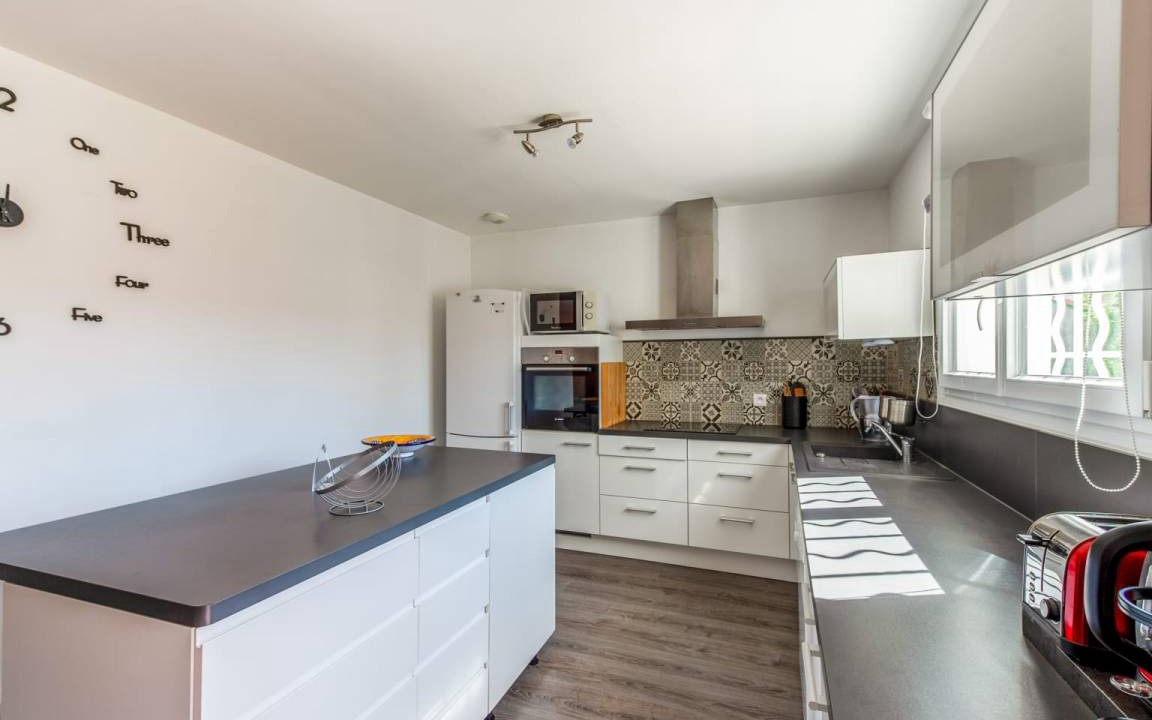 Photo of Kitchen in Morieres-les-Avignon