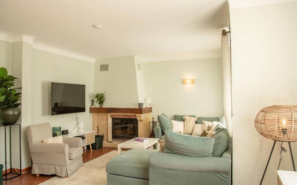 Photo of Livingroom in Saint-Pierre-de-Vassols